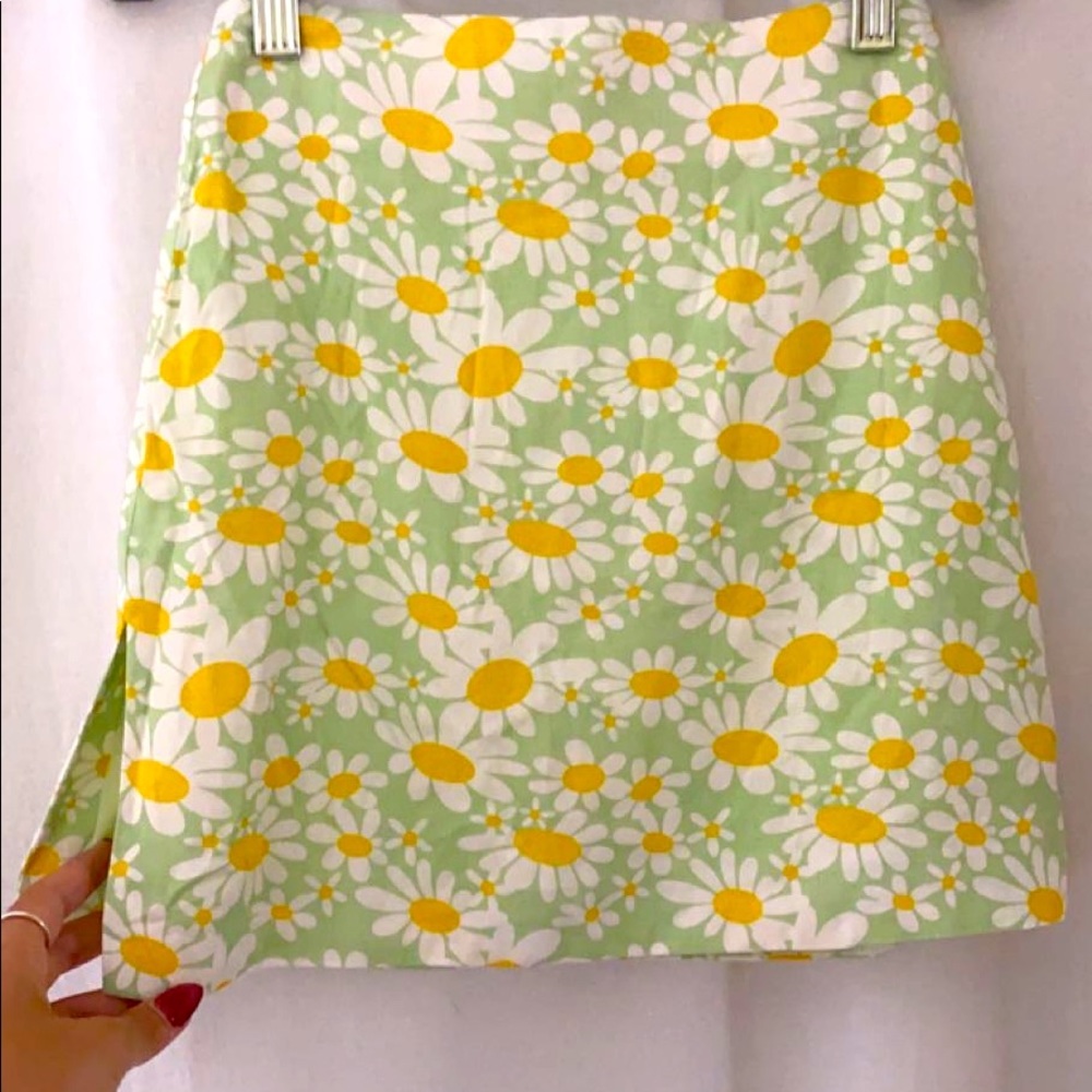 🌻🤍 NWOT PRINCESS POLLY SKIRT